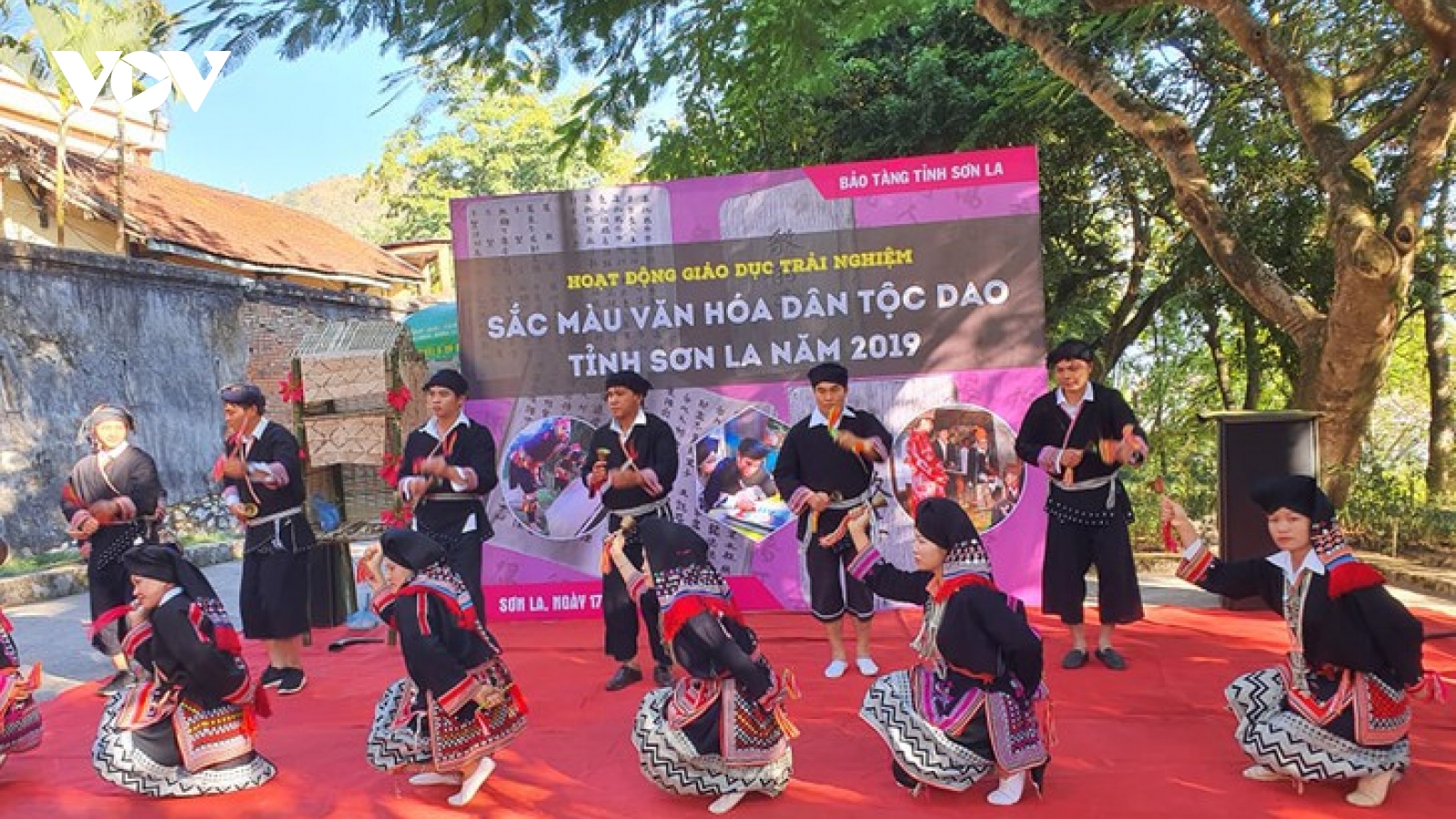 Bell dance of Dao Tien ethnic group